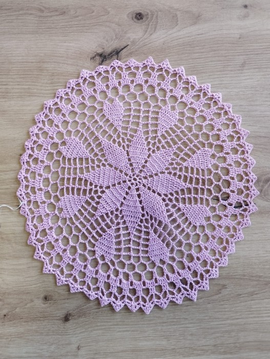 Serwetka szydełkowa RÓŻOWA , z nici bawełnianej - RĘKODZIEŁO 28cm