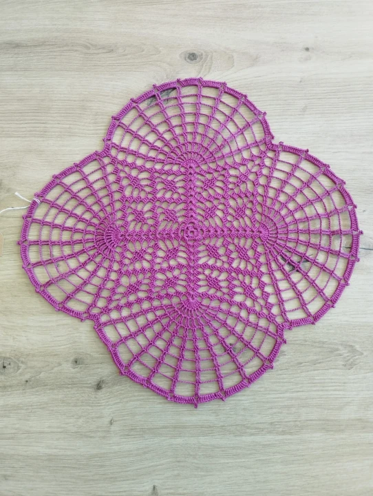 Serwetka szydełkowa RÓŻOWA, z nici bawełnianej - RĘKODZIEŁO 34 cm