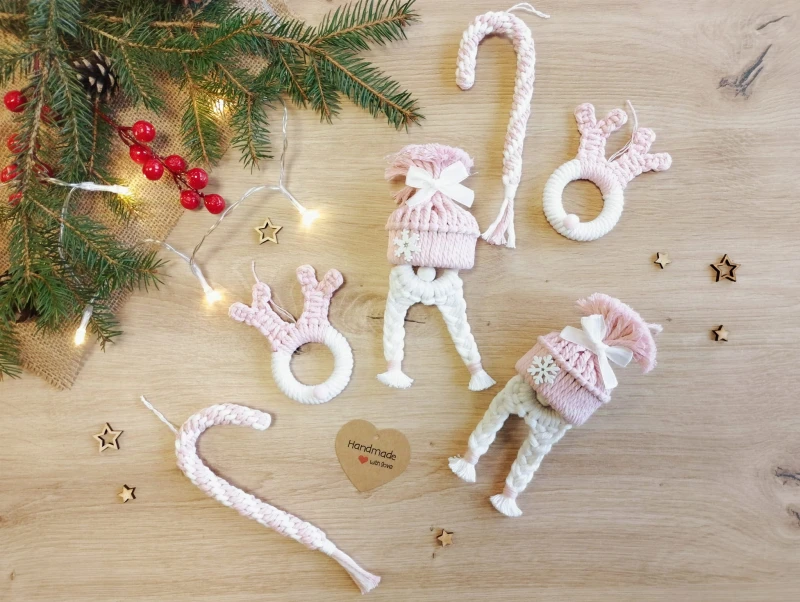 Box świąteczny z ozdobami ze sznurka - Boże Narodzenie - 6 elementów, różowy