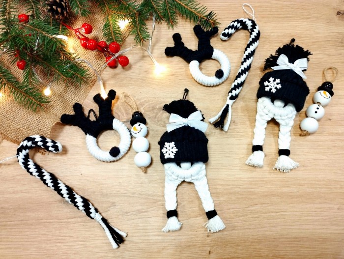 Box świąteczny z ozdobami ze sznurka - Boże Narodzenie - 8 elementów, biało-czarny