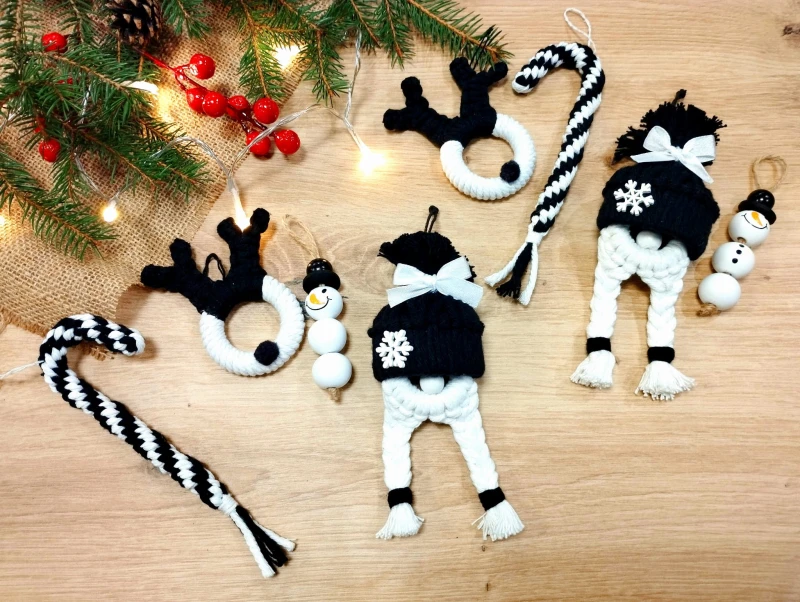 Box świąteczny z ozdobami ze sznurka - Boże Narodzenie - 8 elementów, biało-czarny