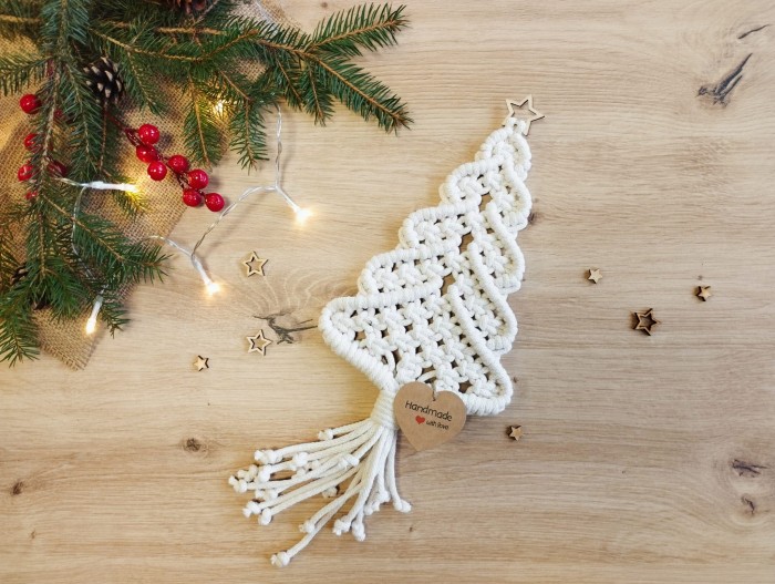 Ozdoba ze sznurka CHOINKA duża, rękodzieło