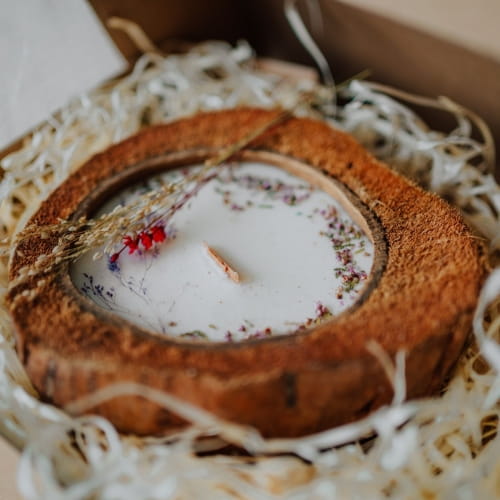 Świeca sojowa w KOKOSIE, duża - Słodkie Magnolie, 600 ml