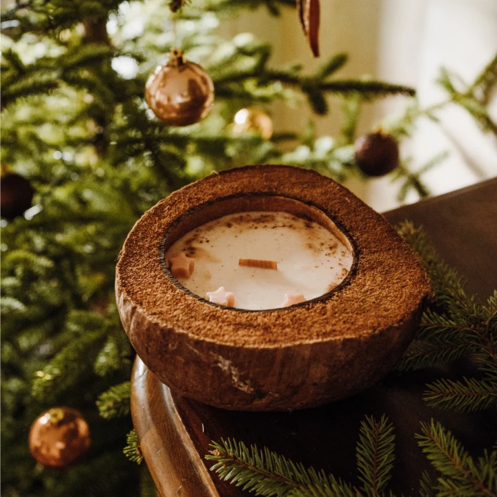 Świeca sojowa w KOKOSIE, duża - Ciasto Dyniowe, 600 ml