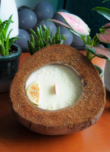 Świeca sojowa w KOKOSIE, duża - Egzotyczna, 600 ml