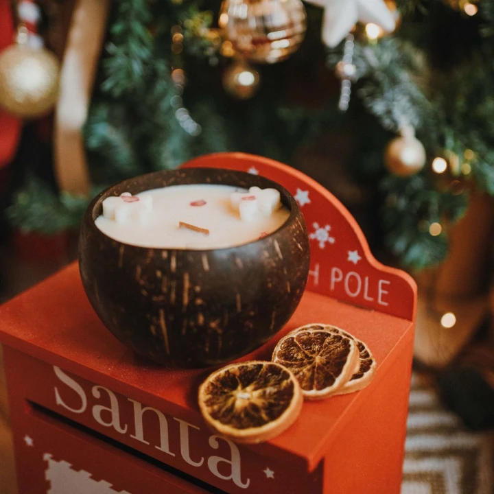 Świeca sojowa w KOKOSIE, duża - Wieczór z Gorącą Czekoladą, 550 ml