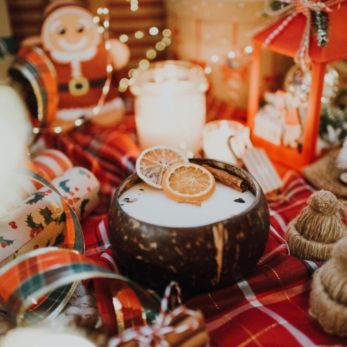 Świeca sojowa w KOKOSIE, duża - Brownie z Pomarańczą, 550 ml