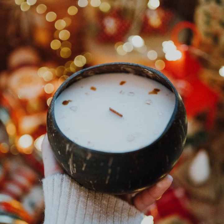 Świeca sojowa w KOKOSIE, duża - Laska Waniliowa, 550 ml