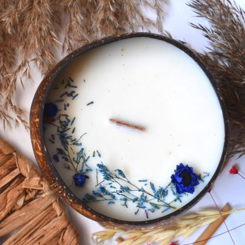 Świeca sojowa w KOKOSIE, duża - Sandalwood/Drzewo Sandałowe, 550 ml