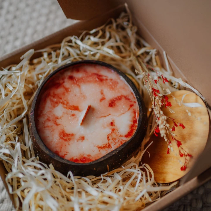 Świeca sojowa w KOKOSIE, duża - Faworytka, 550 ml