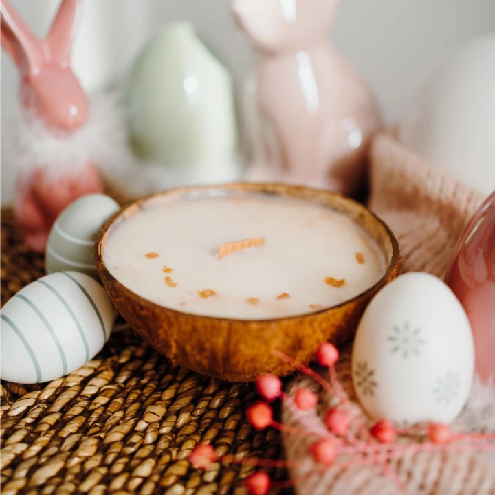 Świeca sojowa w KOKOSIE - Pudrowy Uśmiech, 300 ml