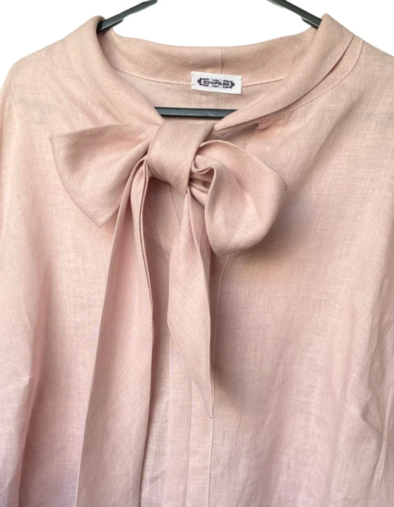 Bluzka koszulowa damska, mglisty róż LEN 100% - z wiązaniem pod szyją / rozmiar M