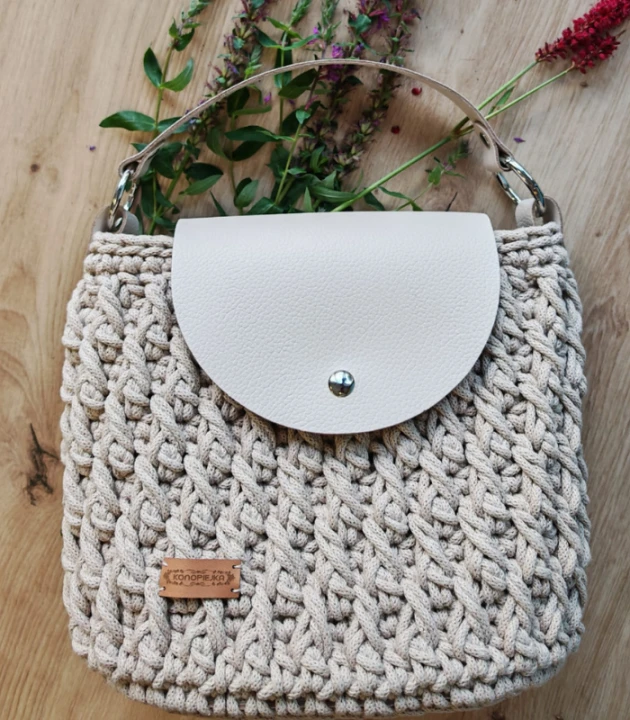 torebka_pleciona_kuferek.png
