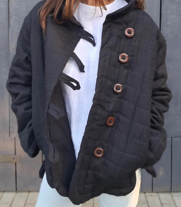 KURTKA/KRÓTKI PŁASZCZYK OCIEPLANY z lnu, KUBEŁKOWY czarny, rozmiar UNIWERSALNY