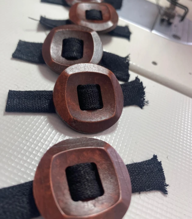 KURTKA/KRÓTKI PŁASZCZYK OCIEPLANY z lnu, KUBEŁKOWY czarny, rozmiar UNIWERSALNY