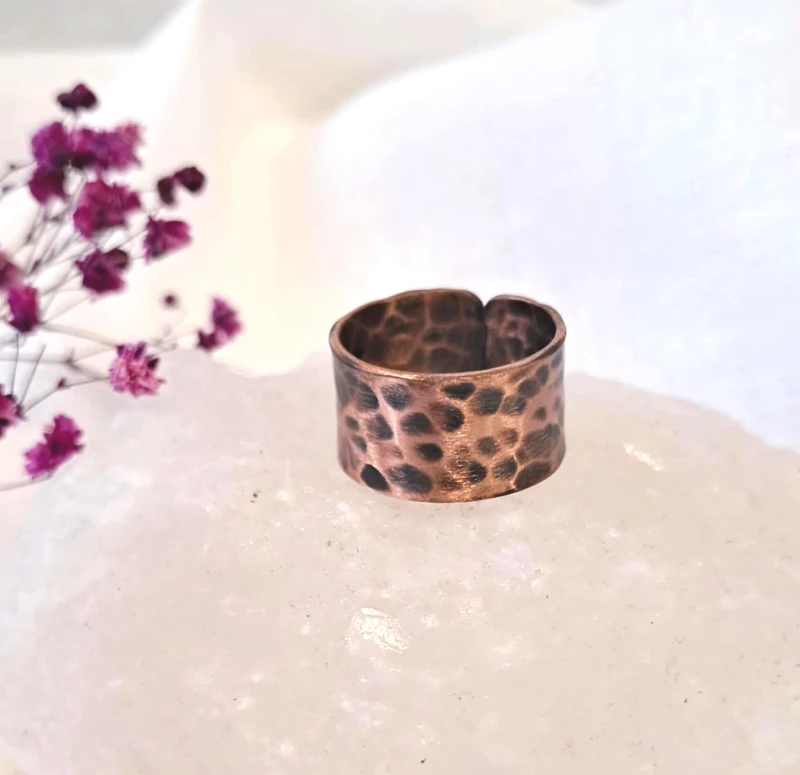 Pierścionek miedziany Plamki