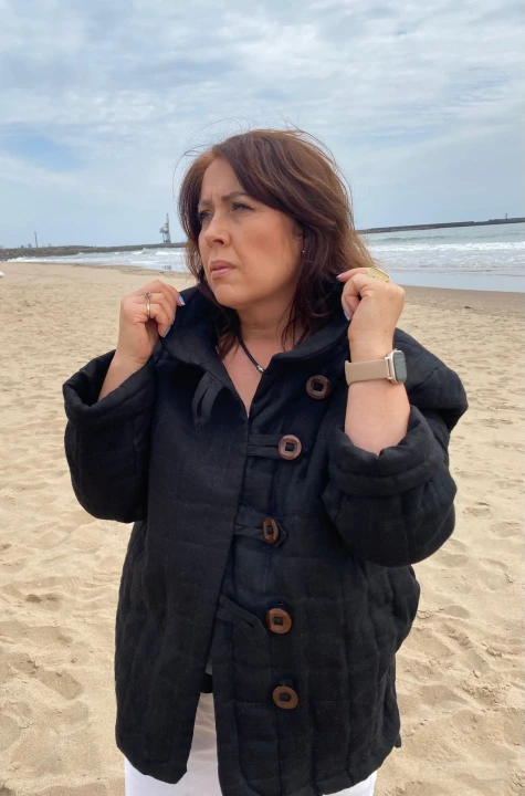 KURTKA/KRÓTKI PŁASZCZYK OCIEPLANY z lnu, KUBEŁKOWY czarny, rozmiar UNIWERSALNY