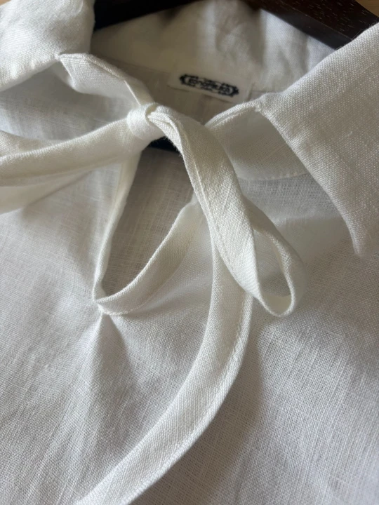 Bluzka lniana damska z kołnierzykiem i wiązaniem S/M - 100% len biała