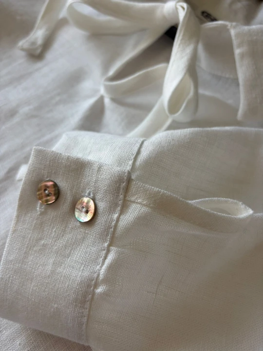 Bluzka lniana damska z kołnierzykiem i wiązaniem S/M - 100% len biała