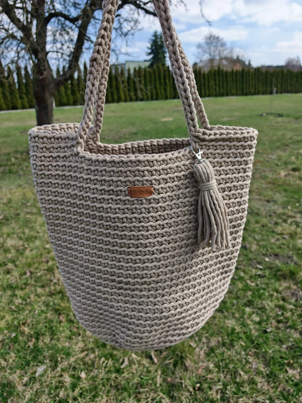 Torba pleciona ze sznurka bawełnianego z chwostem, beżowa, rękodzieło