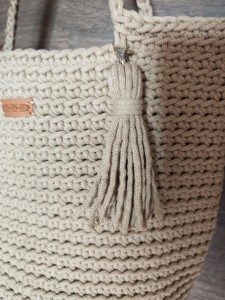 Torba pleciona ze sznurka bawełnianego z chwostem, beżowa, rękodzieło