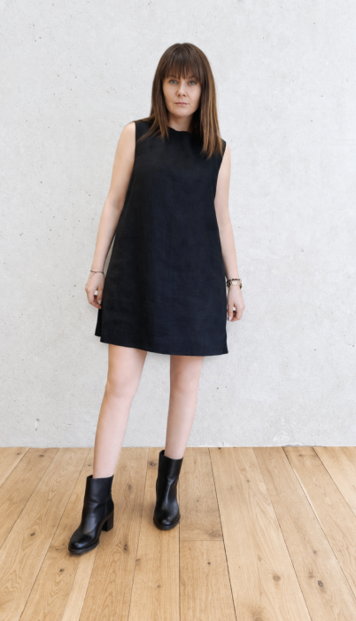 Lniana Sukienka minimalistyczna - TRAPEZOWA, czarna