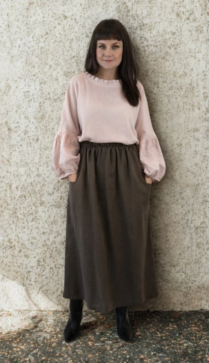 Spódnica z rozcięciem z przodu i kieszeniami, brązowa LEN 100% - rozmiar uniwersalny