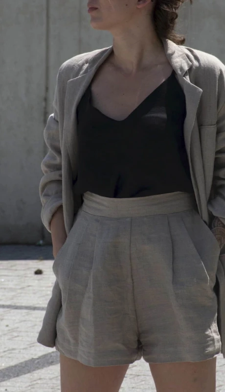 Lniany Garnitur Damski - MARYNARKA + SPODENKI, naturalny