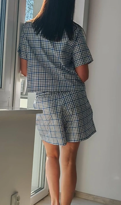 Piżama damska z tkaniny lniano-bawełnianej w kratkę biało-niebieska