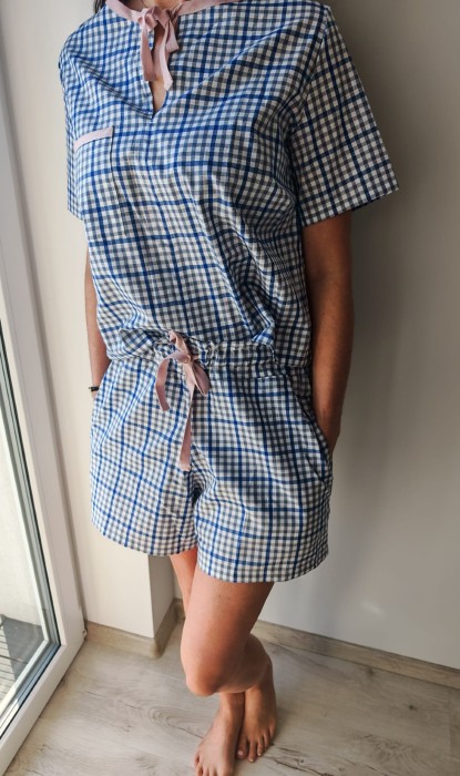 Piżama damska z tkaniny lniano-bawełnianej w kratkę biało-niebieska
