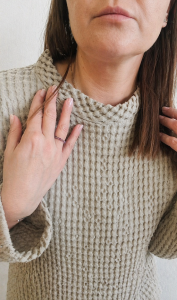 Sweter damski, Bluza z wafelka lniano-bawełnianego - kolor Naturalny